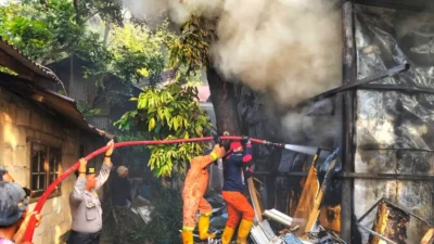 Gudang Elektronik di Bintan Ludes Terbakar, Kerugian Capai Rp300 Juta