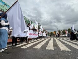 Bendera Putih Berkibar di Banda Aceh, Desakan Status Bencana Nasional Menguat